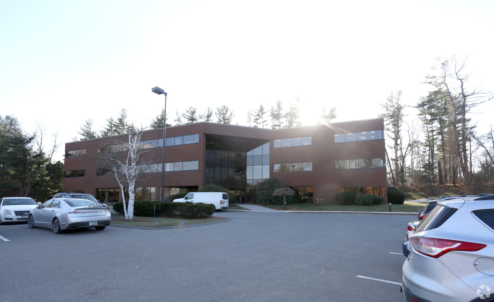 1 Executive Park Dr, Bedford, NH à louer Photo du bâtiment- Image 1 de 15