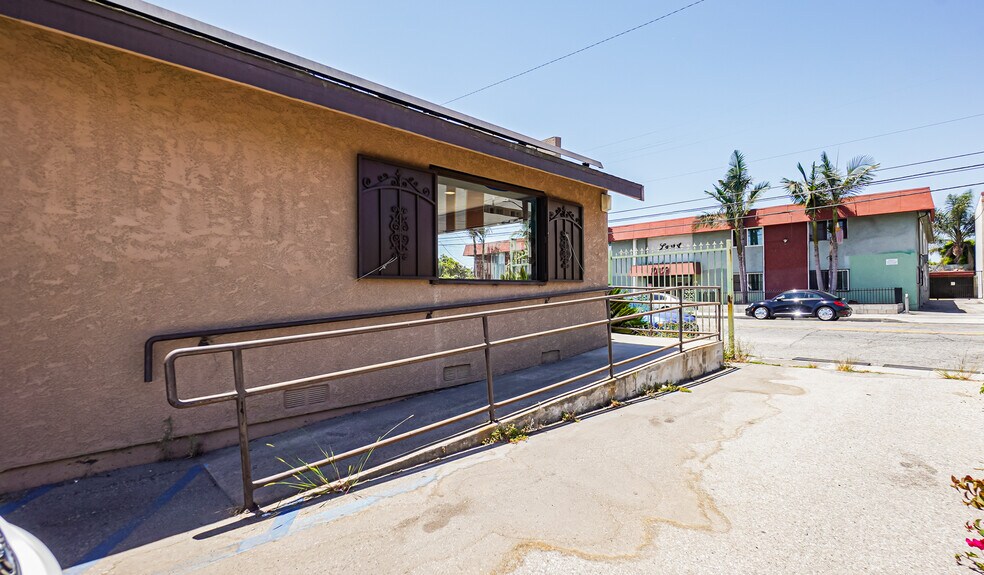 10300 S Inglewood Ave, Inglewood, CA à vendre - Photo du bâtiment - Image 3 de 26