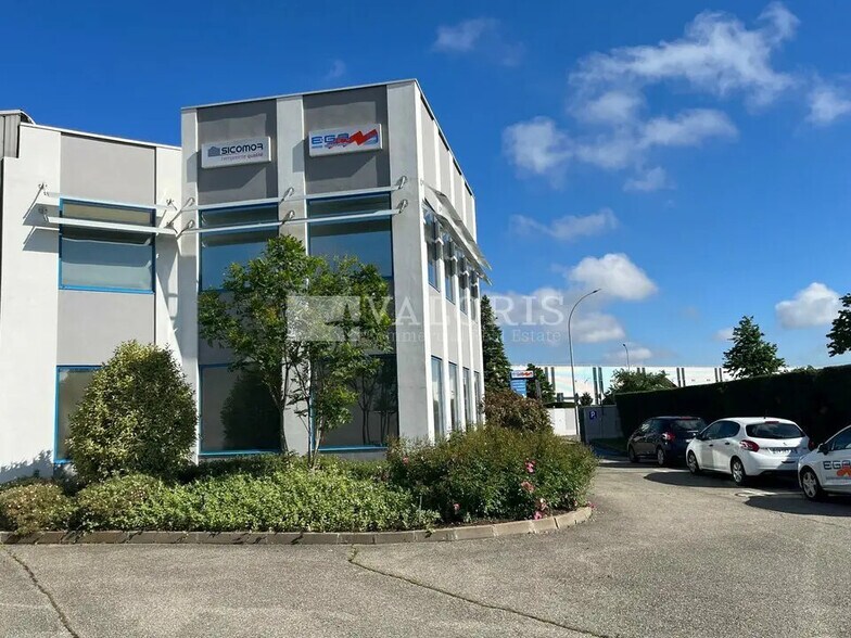 Office in Corbas for lease - Building Photo - Image 3 of 20