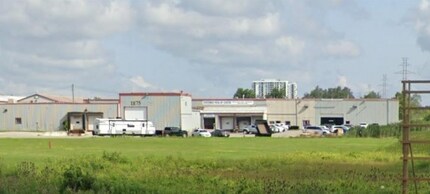 1875 Wharncliffe Rd S, London, ON for lease Building Photo- Image 1 of 1