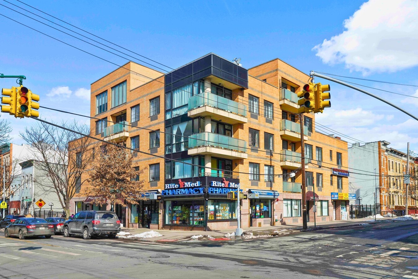 311 St Nicholas Ave, Ridgewood, NY 11385 - Unité 3H -  - Photo intérieure - Image 1 of 17