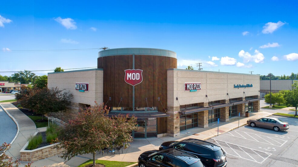 15809-15817 Fountain Plaza Dr, Chesterfield, MO à louer - Photo du bâtiment - Image 2 de 5