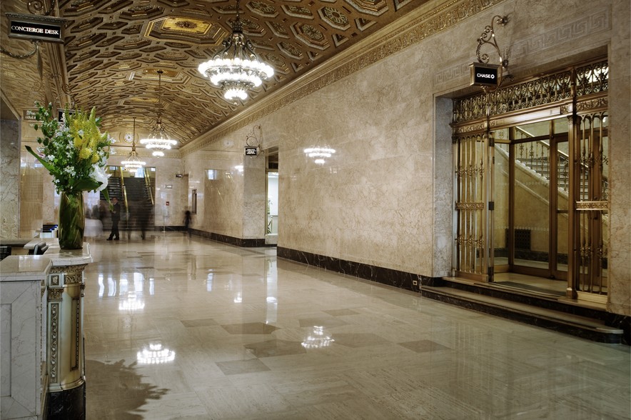 60 E 42nd St, New York, NY for lease - Lobby - Image 2 of 7