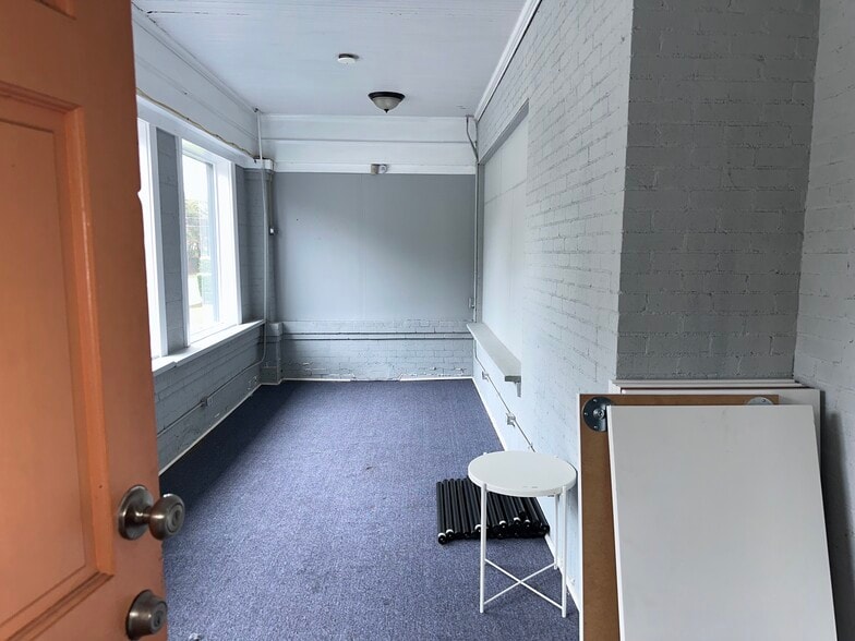 981 Martin Luther King Jr Dr, Atlanta, GA à louer - Photo intérieure - Image 3 de 13