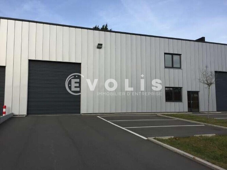 Flex in Tourcoing for lease - Building Photo - Image 1 of 7