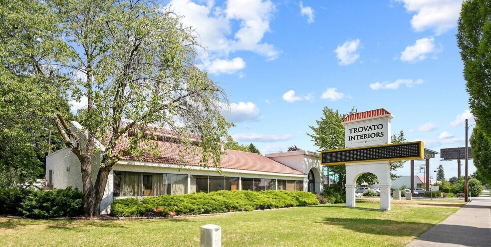 9919 E Sprague Ave, Spokane, WA for sale - Primary Photo - Image 1 of 18