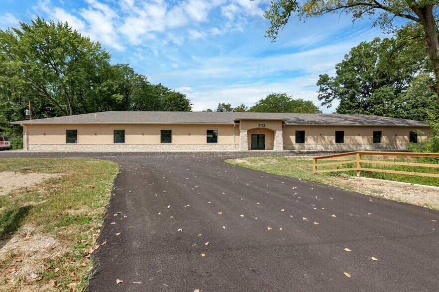 5122 Morse Rd, Columbus, OH à louer - Photo du bâtiment - Image 2 de 22
