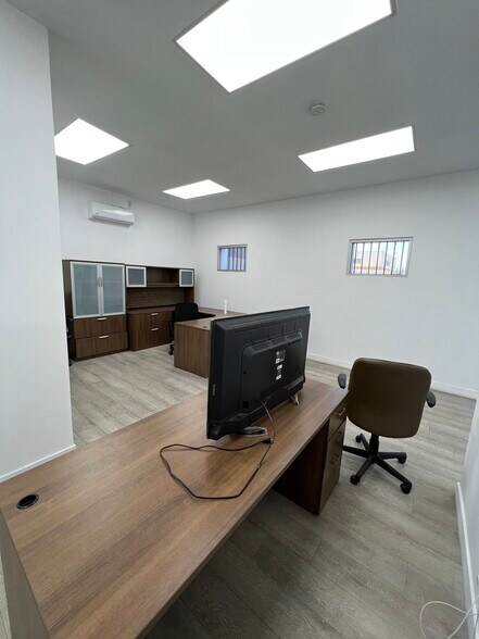 17301 S Figueroa St, Gardena, CA à louer - Photo du bâtiment - Image 3 de 6