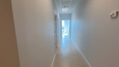 175 SW 7th St, Miami, FL à louer - Vidéo sur l’inscription commerciale 