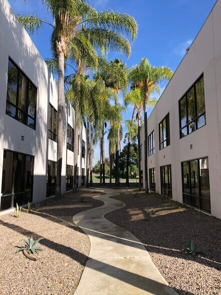 508 W Mission Ave, Escondido, CA à louer - Photo du bâtiment - Image 3 de 3