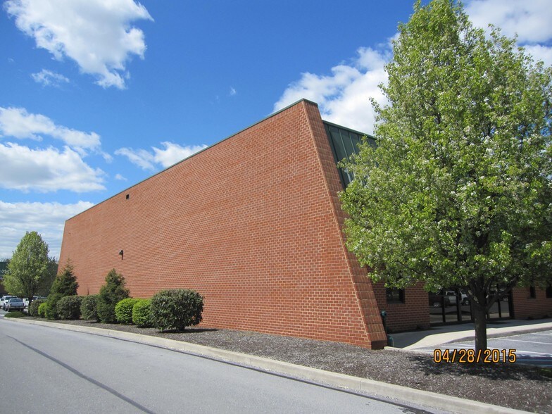 10212 Governor Lane Blvd, Williamsport, MD à louer - Photo du bâtiment - Image 3 de 5
