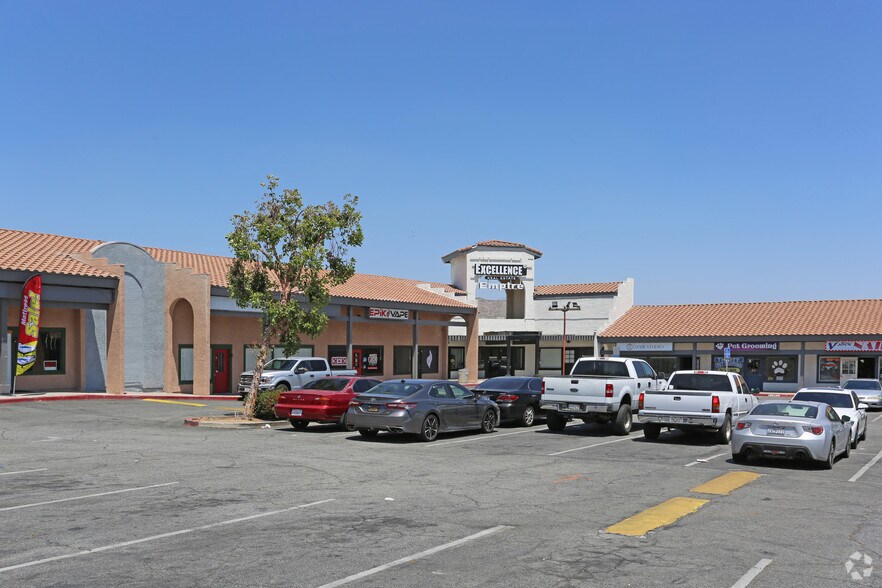 12220 Pigeon Pass Rd, Moreno Valley, CA à louer - Photo du bâtiment - Image 3 de 8