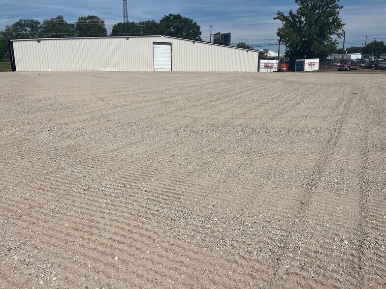 2171 Anderson Rd, Greenville, SC à louer - Photo du bâtiment - Image 3 de 11