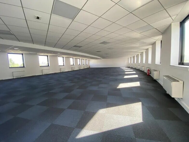 Bureau dans Aubervilliers à louer - Photo du bâtiment - Image 3 de 14