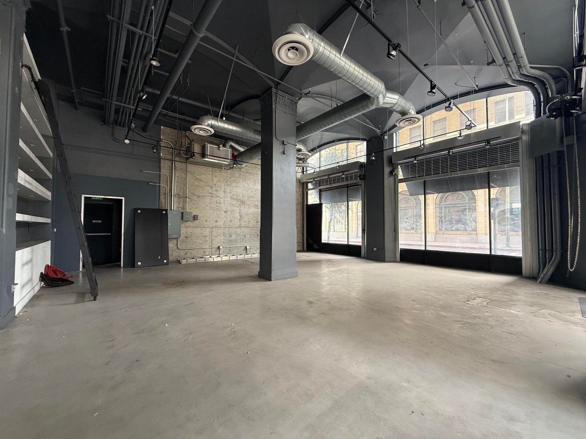 758 S Spring St, Los Angeles, CA for lease Primary Photo- Image 1 of 22