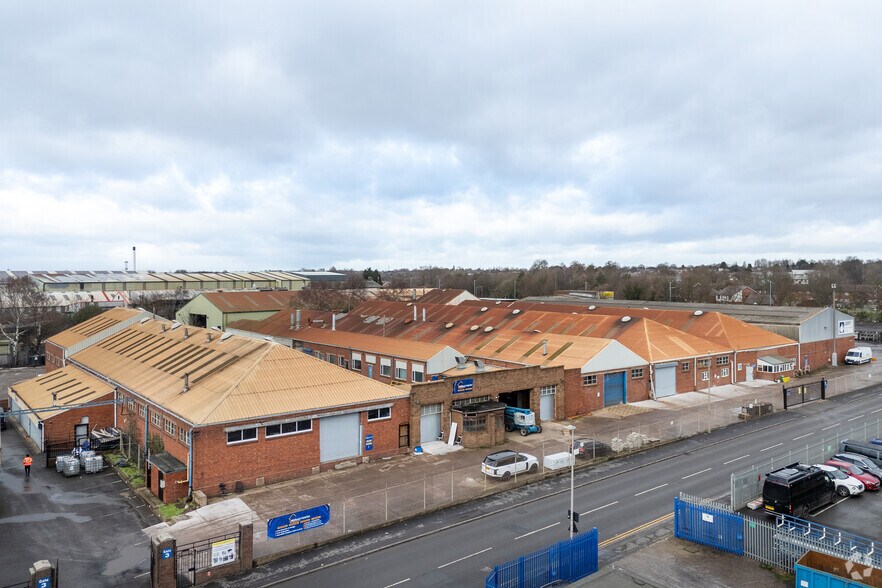 Albion Rd, West Bromwich à louer - Photo du bâtiment - Image 2 de 2