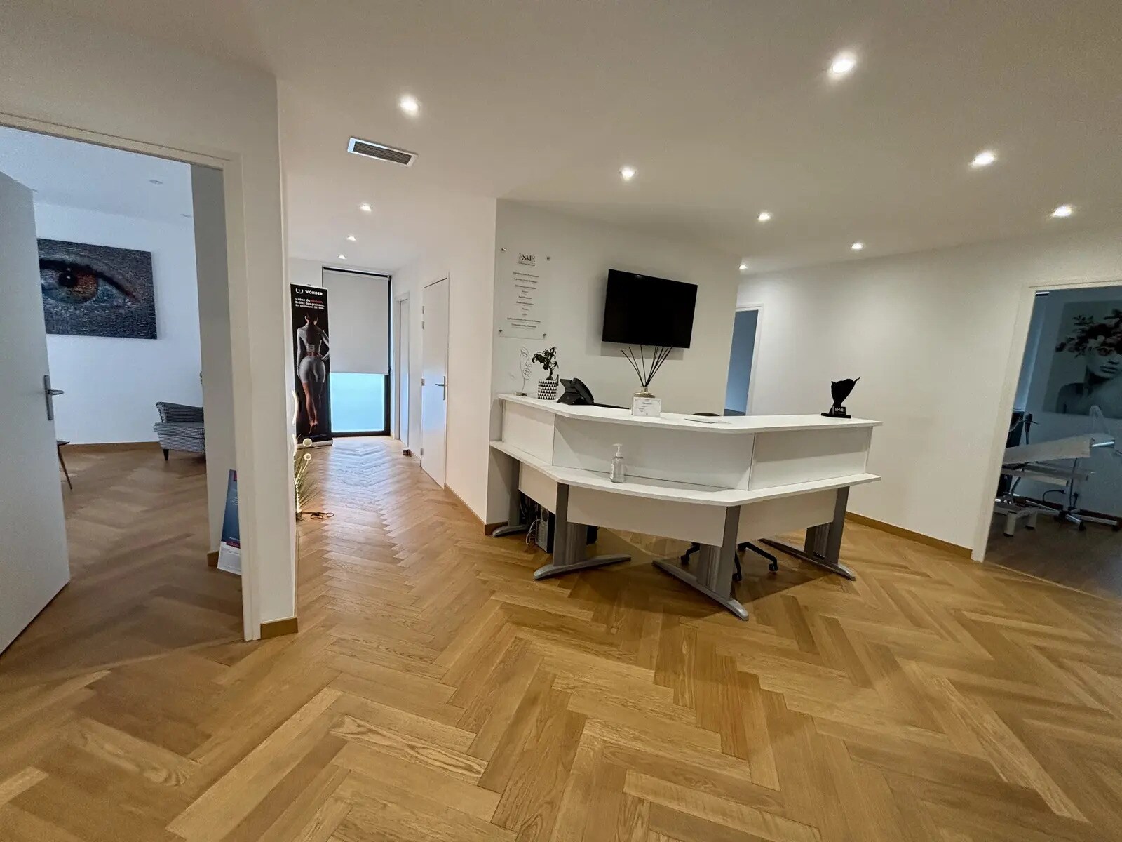 Office in Six-Fours-les-Plages for sale Interior Photo- Image 1 of 8