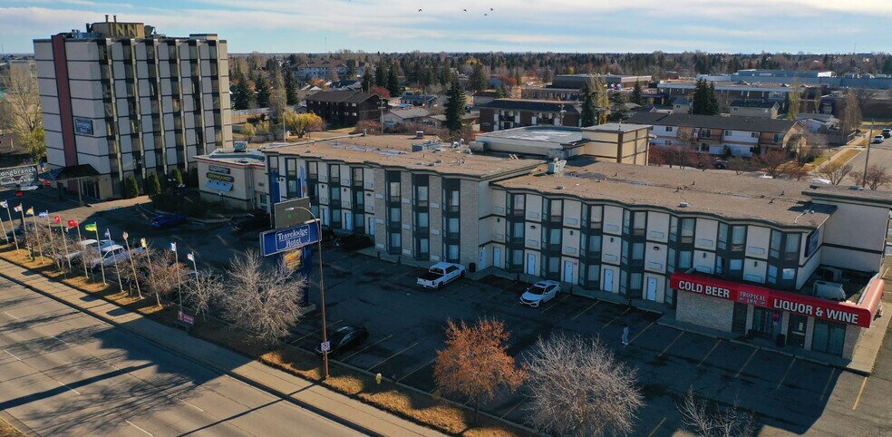 5621 44 St, Lloydminster, AB for sale - Building Photo - Image 2 of 6