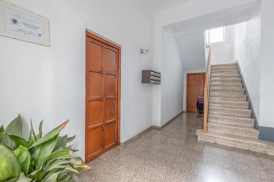 Retail in Santa Fe, Granada for sale - Interior Photo - Image 2 of 11