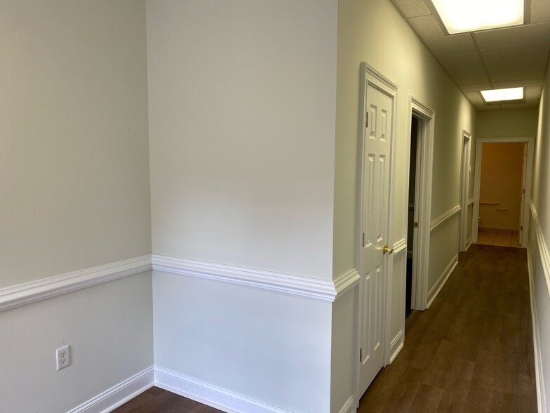 807 S Laurel St, Springfield, GA for lease - Interior Photo - Image 3 of 16