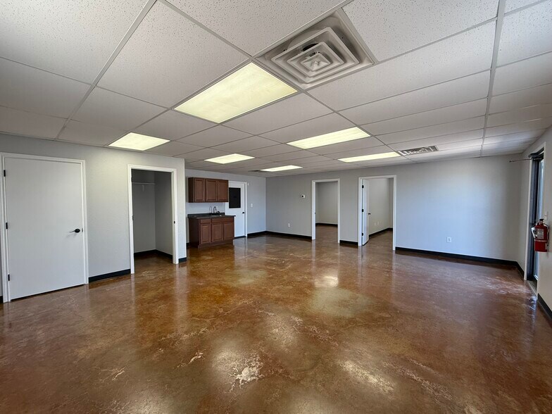3001 S County Road 1255, Midland, TX à louer - Photo du bâtiment - Image 3 de 9