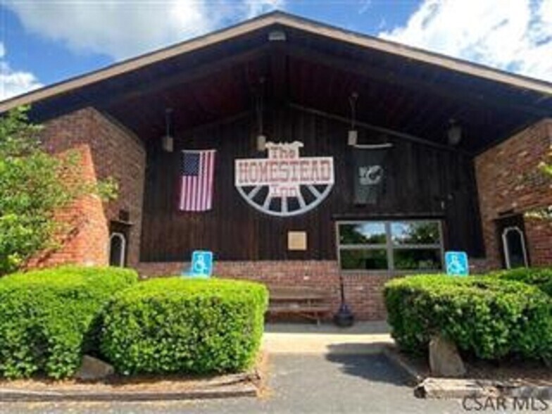 1939 Forest Hills Dr, Elton, PA à vendre - Photo du bâtiment - Image 2 de 47