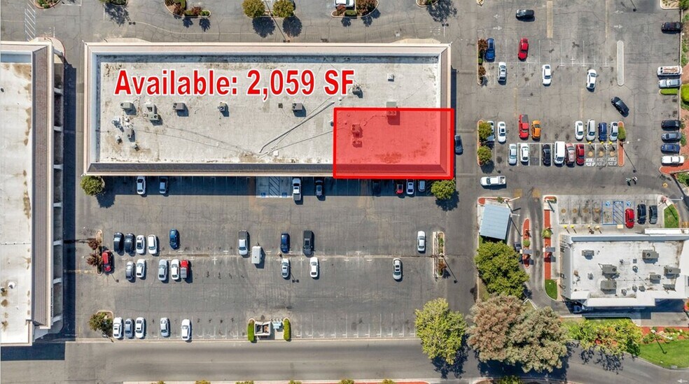 5646 N Blackstone Ave, Fresno, CA for lease - Building Photo - Image 2 of 31