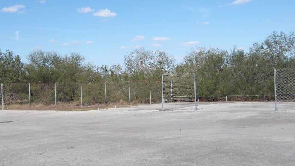 2803 Expressway 83, Harlingen, TX à vendre - Photo du bâtiment - Image 2 de 11
