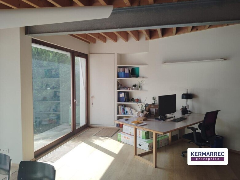 Office in Rennes for lease - Building Photo - Image 3 of 7