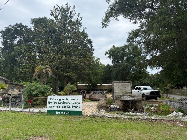 9202 N Davis Hwy, Pensacola, FL for sale - Building Photo - Image 3 of 18