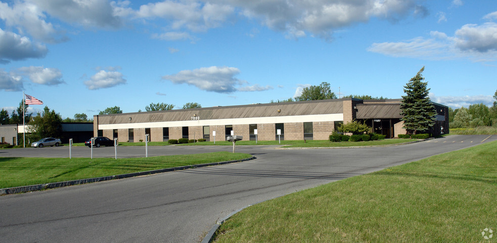 7020 E Fly Rd, E Syracuse, NY for lease - Primary Photo - Image 1 of 4