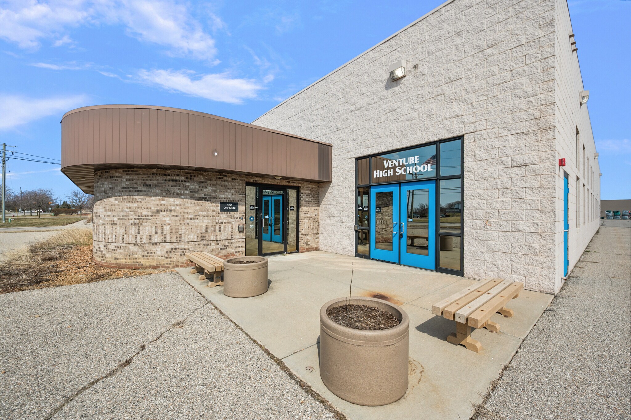 2061 S Almont Ave, Imlay City, MI for sale Building Photo- Image 1 of 23