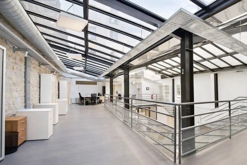 205 Rue Du Faubourg Saint-Martin, Paris for lease - Interior Photo - Image 2 of 7
