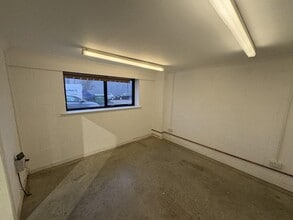 Folders Ln E, Hassocks for lease Interior Photo- Image 1 of 3