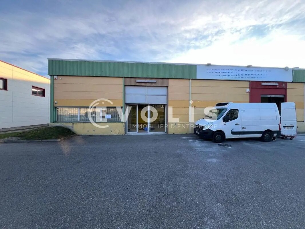 Office in Corbas for lease Building Photo- Image 1 of 11