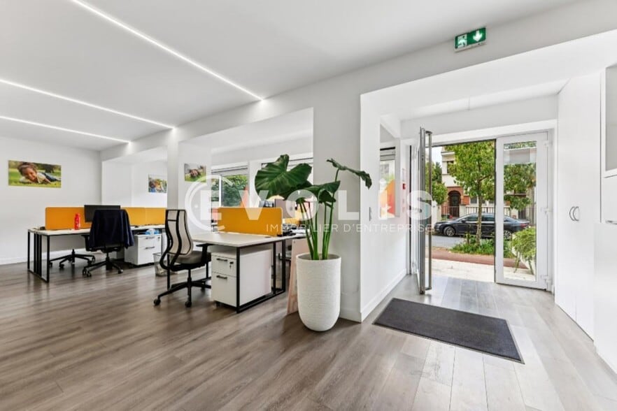 Office in Saint-Maur-des-Fossés for lease - Interior Photo - Image 2 of 11