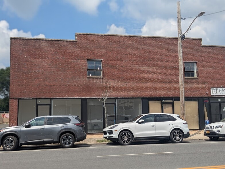 179 N Main St, Freeport, NY for lease - Building Photo - Image 1 of 15