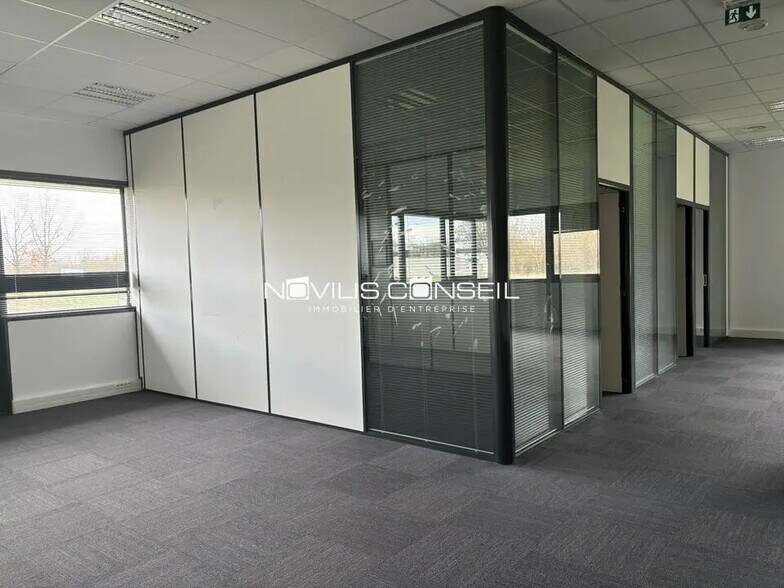 Office in Labège for lease - Interior Photo - Image 1 of 9