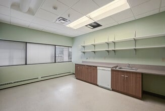 330 2nd Ave S, Minneapolis, MN for lease Interior Photo- Image 2 of 12