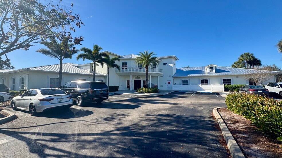 145 NW Central Park Plz, Port Saint Lucie, FL for lease - Primary Photo - Image 1 of 14