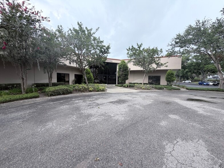 4504-4548 Parkbreeze Ct, Orlando, FL for lease - Primary Photo - Image 1 of 2