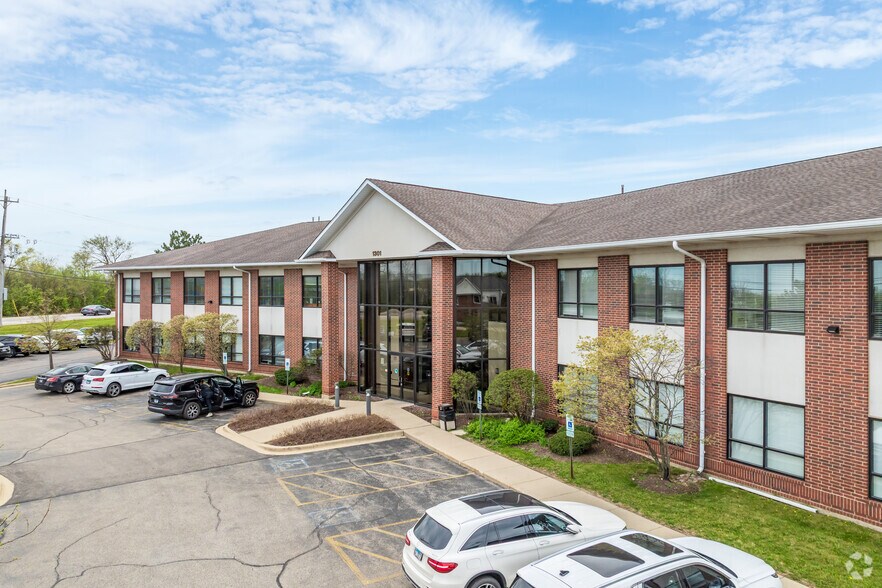 1301 Pyott Rd, Lake In The Hills, IL for lease - Primary Photo - Image 1 of 6