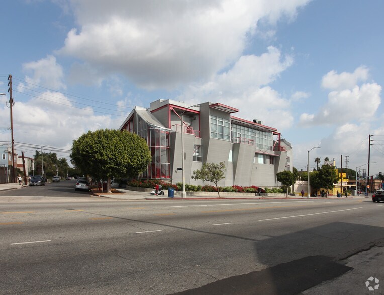 4975 W Pico Blvd, Los Angeles, CA for lease - Building Photo - Image 3 of 4