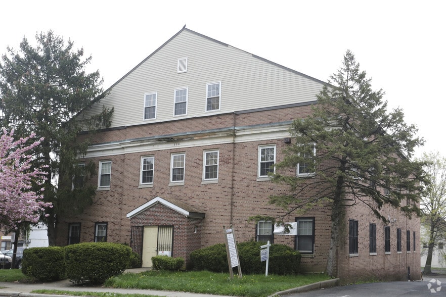 220 S Harrison St, East Orange, NJ à louer - Photo principale - Image 1 de 10