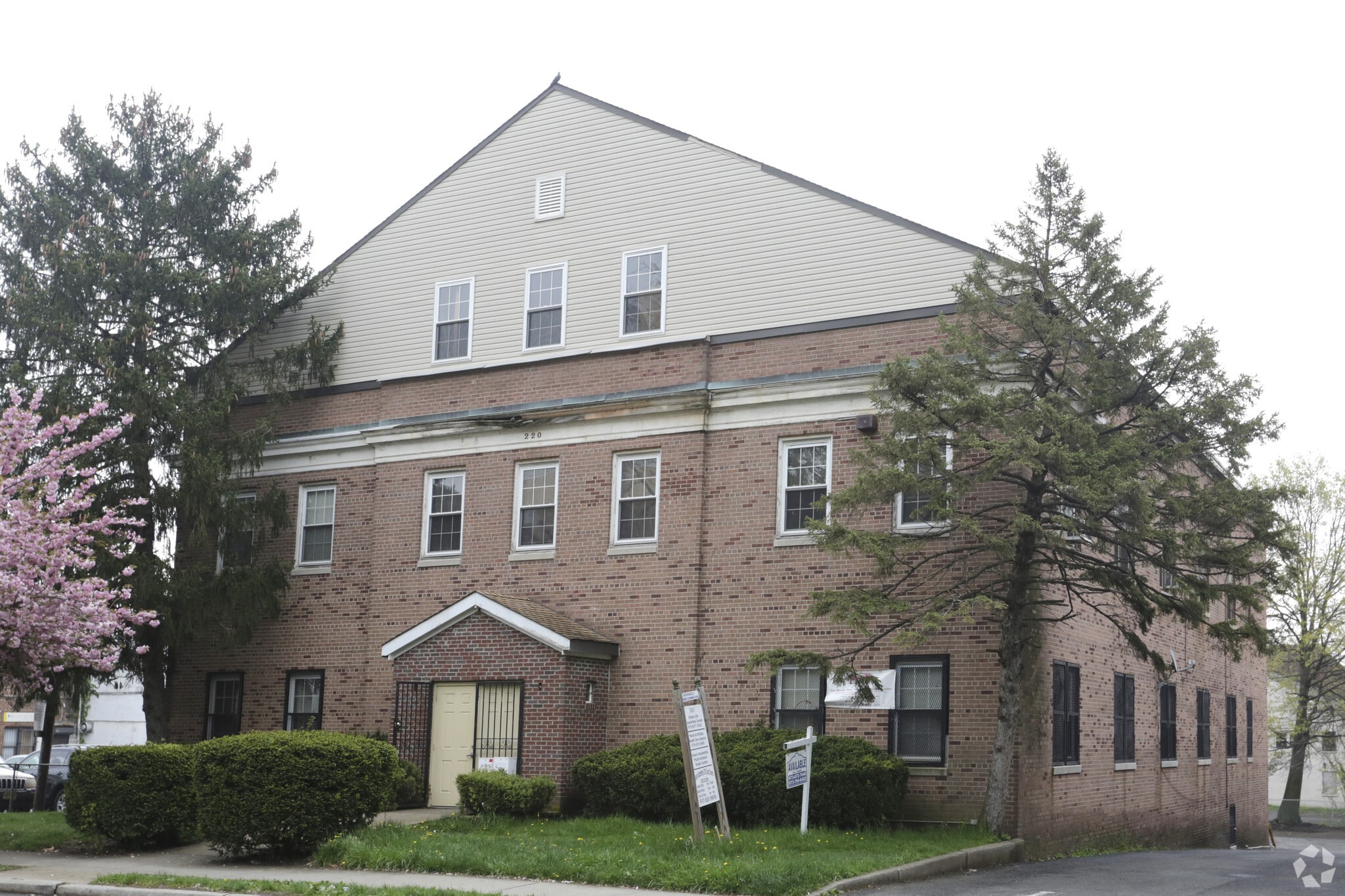 220 S Harrison St, East Orange, NJ for lease Primary Photo- Image 1 of 11