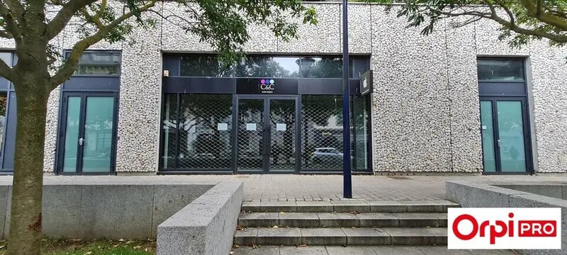 Commerce de détail dans Saint-Brieuc à louer Photo du bâtiment- Image 1 de 6