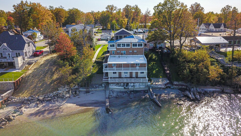 5225 Old Lake Rd, Geneva, OH à vendre - Photo du bâtiment - Image 1 de 1