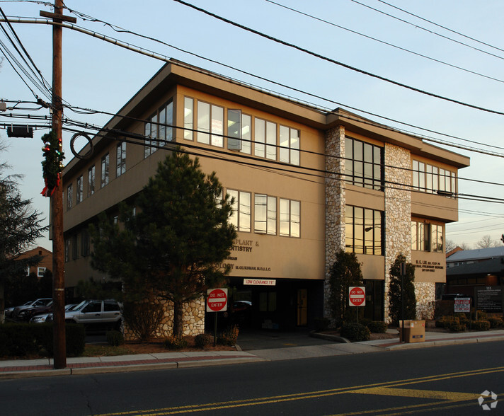 155 Washington Ave N, Bergenfield, NJ for lease - Building Photo - Image 3 of 11