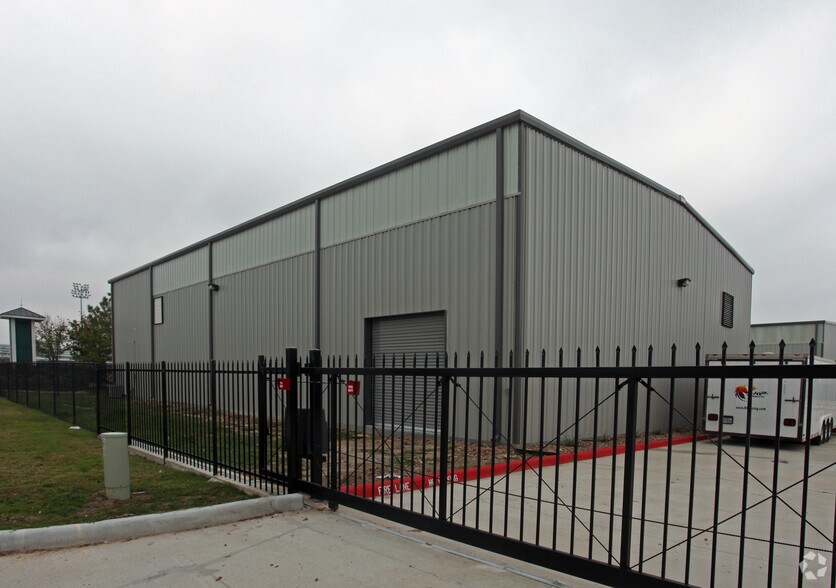 10190 Fairbanks North Houston Rd, Houston, TX à louer - Photo du bâtiment - Image 2 de 16