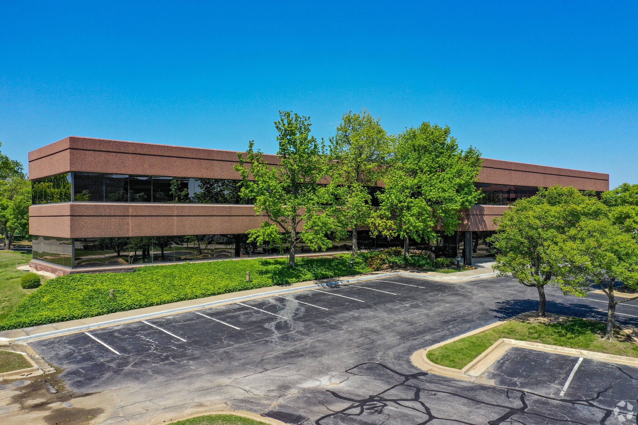 7615 E 63rd Pl, Tulsa, OK for lease Primary Photo- Image 1 of 11